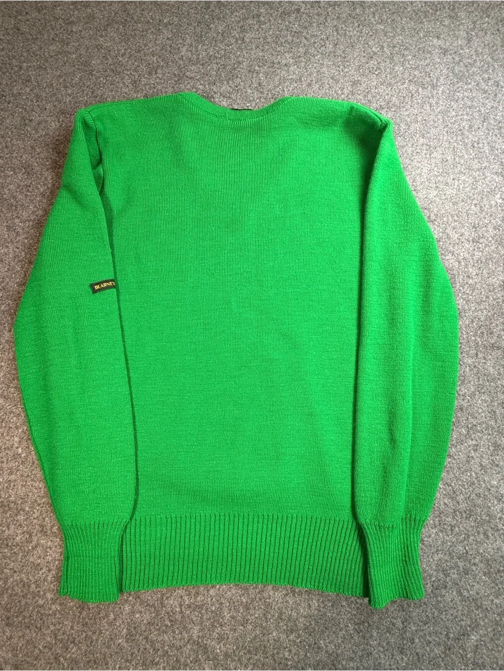 Vintage Blarney Castle Ireland Green V-Neck Shamrock Sweater Size S - Picture 9 of 13